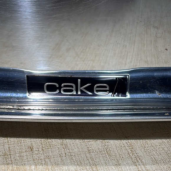 Vintage Mid Century Modern Lincoln Beautyware Cake Carrier w/ lock lid - Picture 3 of 16